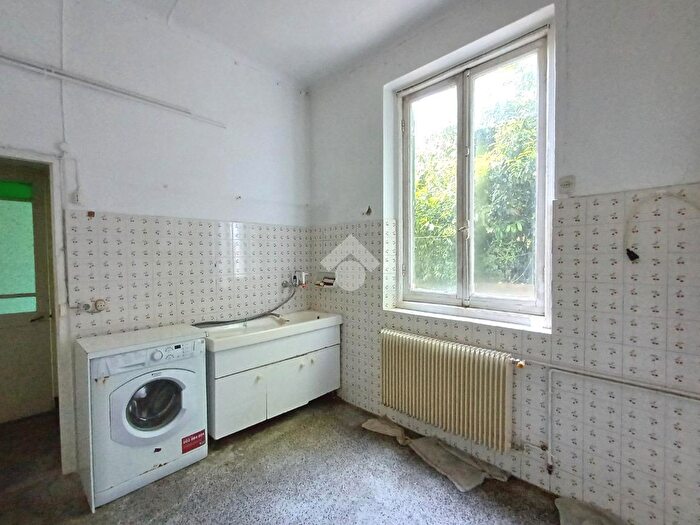 Appartamento con 5 locali in vendita in Via XXV Aprile, Mignanego