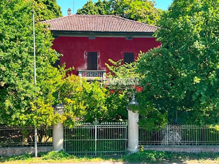 Casa con 7 locali in vendita in Via Matteotti, Sala Bolognese