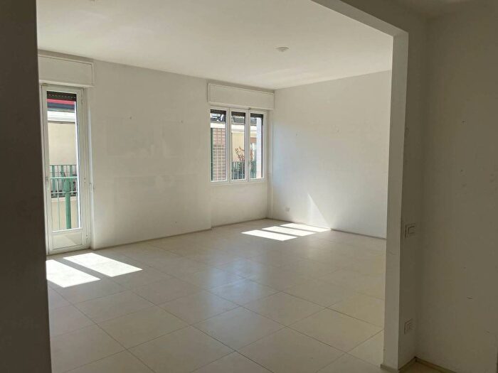 Appartamento quadrilocale in affitto in Via Felice Cavallotti, Borgogna Largo Augusto, Milano