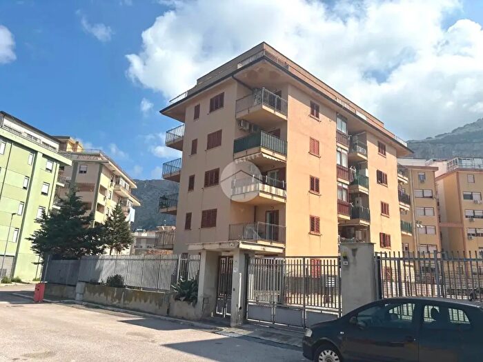 Appartamento quadrilocale in vendita in Via Sandro Pertini, Capaci