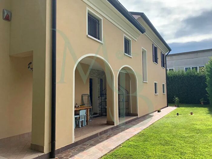 Casa con 5 locali in vendita in Via Santo Stefano, Vigonza