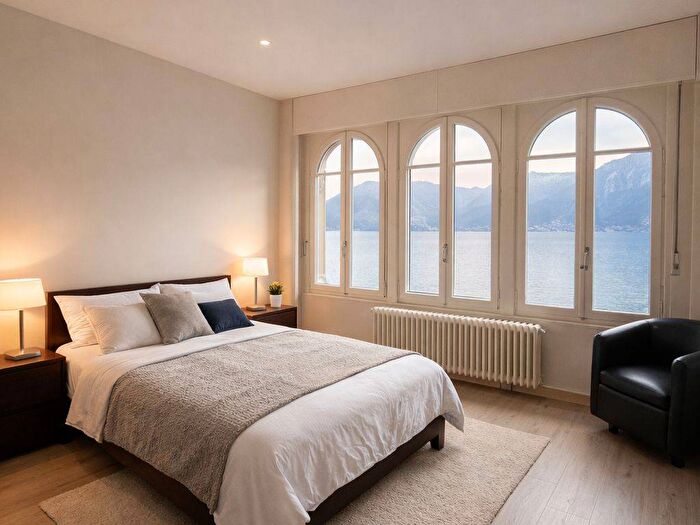 Appartamento trilocale in affitto in Via Francesco Magistris, Centro, Cannobio