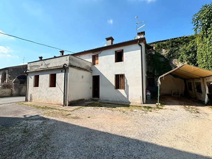 Casa trilocale in vendita in Roma, Sossano