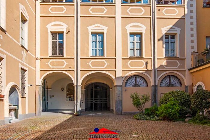 Appartamento bilocale in affitto in Via Umberto I, Centro, Busca