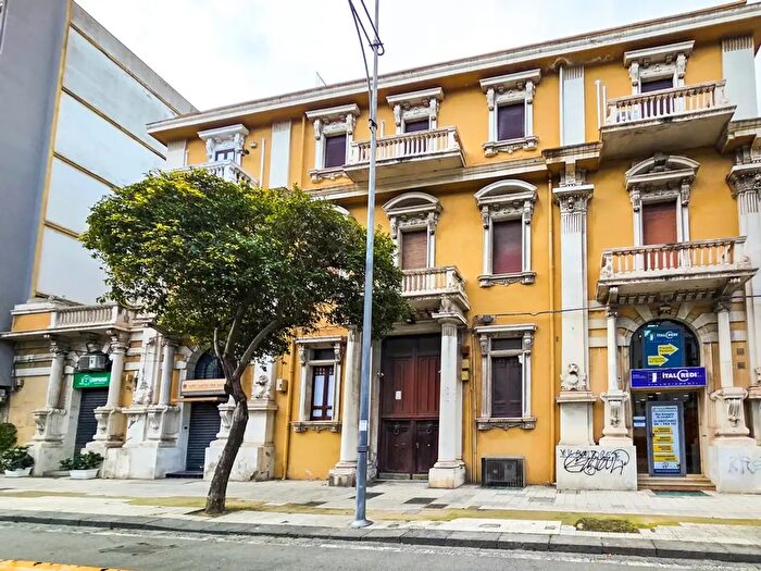 Appartamento con 5 locali in vendita in Viale San Martino, Messina