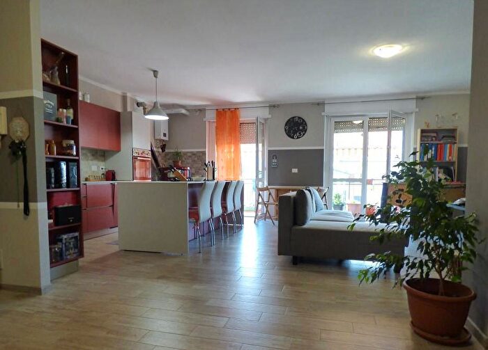 Appartamento quadrilocale in vendita in Via Luigi Tegas, Luserna San Giovanni