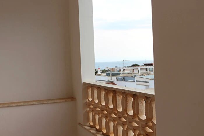 Appartamento con 6 locali in vendita in Via degli Aranci, Manduria