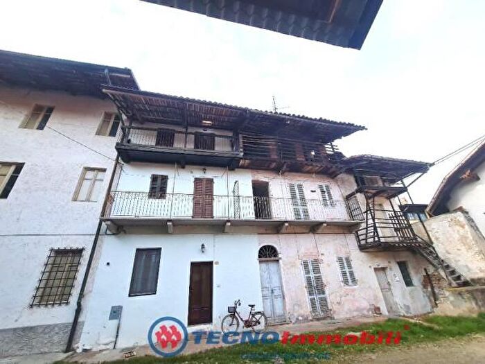 Casa con 5 locali in vendita in Via Martiri della Liberta, Levone