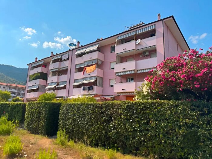 Appartamento quadrilocale in vendita in Via Risorgimento, Andora