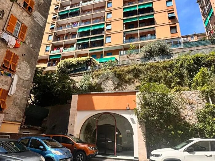 Appartamento con 6 locali in vendita in Corso Luigi Andrea Martinetti, Genova