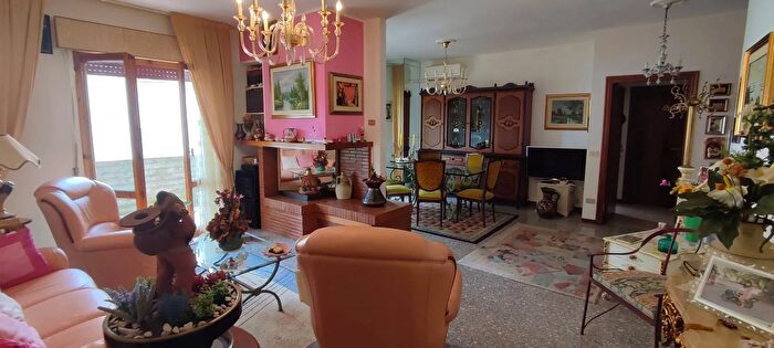 Appartamento quadrilocale in vendita in Via Fonte Baiano, Teramo