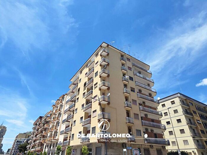 Appartamento quadrilocale in affitto in Via Dante Alighieri, Tre Carrare, Taranto