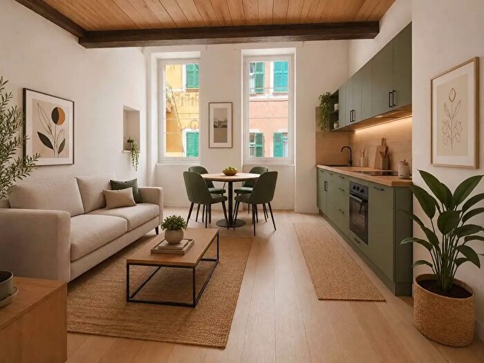 Appartamento con 5 locali in vendita in Via Garibaldi, Finale Ligure
