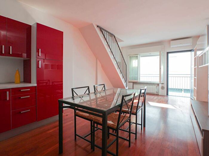 Appartamento trilocale in affitto in Via Valsugana, Ripamonti Fondazione Prada, Milano