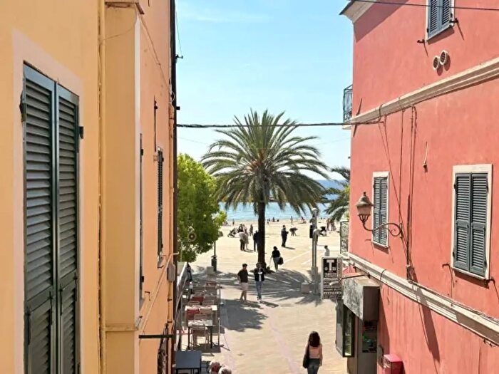 Appartamento trilocale in vendita in Vico Antonio Vivaldi, Taggia