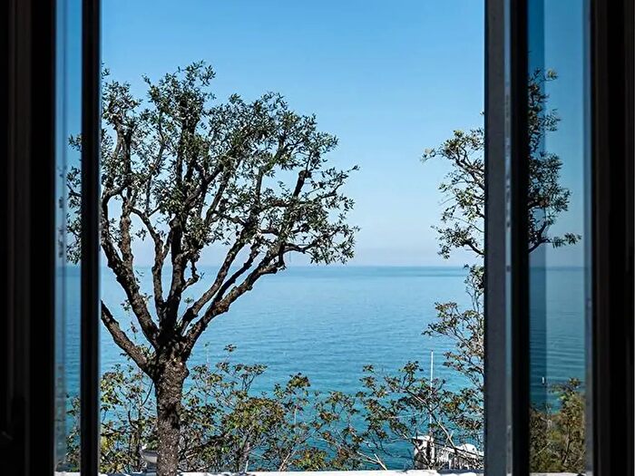 Casa con 7 locali in vendita in Numana