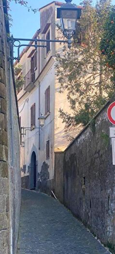 Appartamento quadrilocale in vendita in Vico Mortora Piano di Sorrento, Piano Di Sorrento