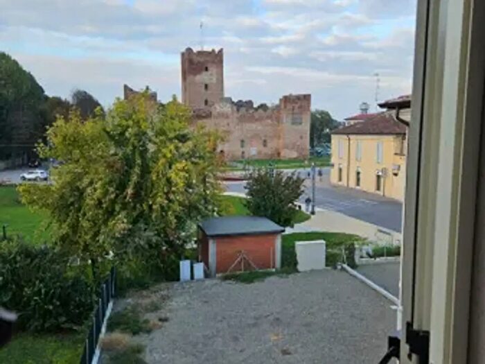 Appartamento quadrilocale in vendita in Via Roma, Reggiolo