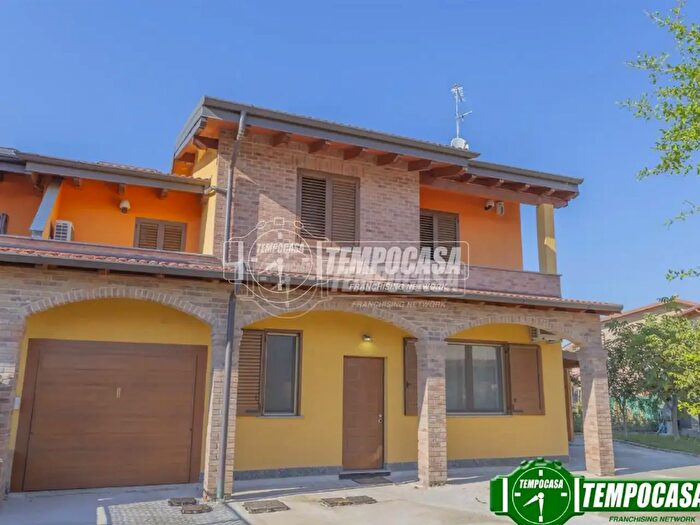 Casa quadrilocale in vendita in Via della Roveda, Bereguardo