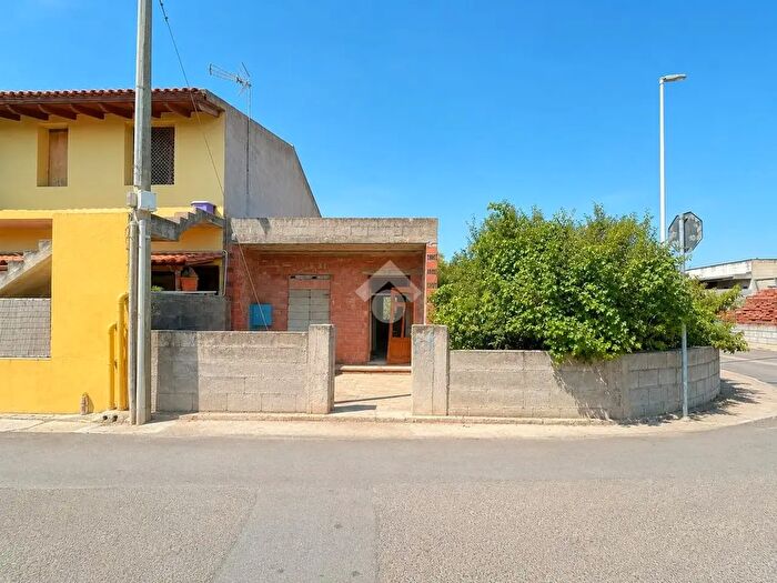 Casa bilocale in vendita in Via Giovanni Maria Angoy, Villaspeciosa