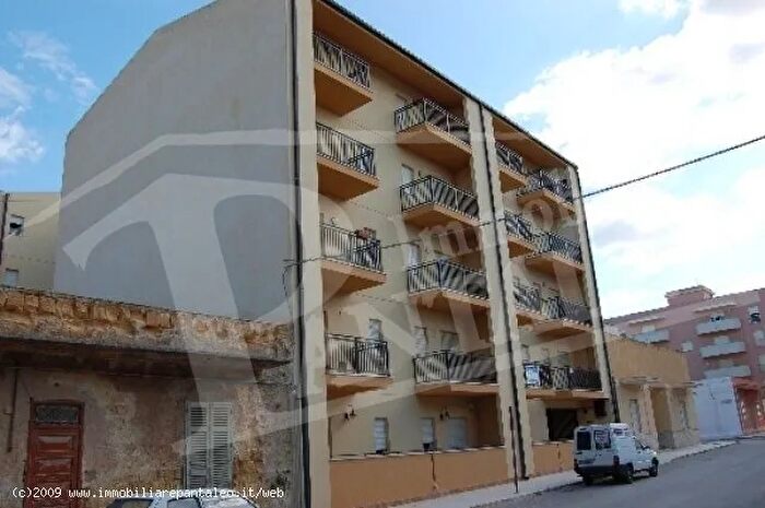 Appartamento trilocale in vendita in Via Oberdan Marsala, Marsala