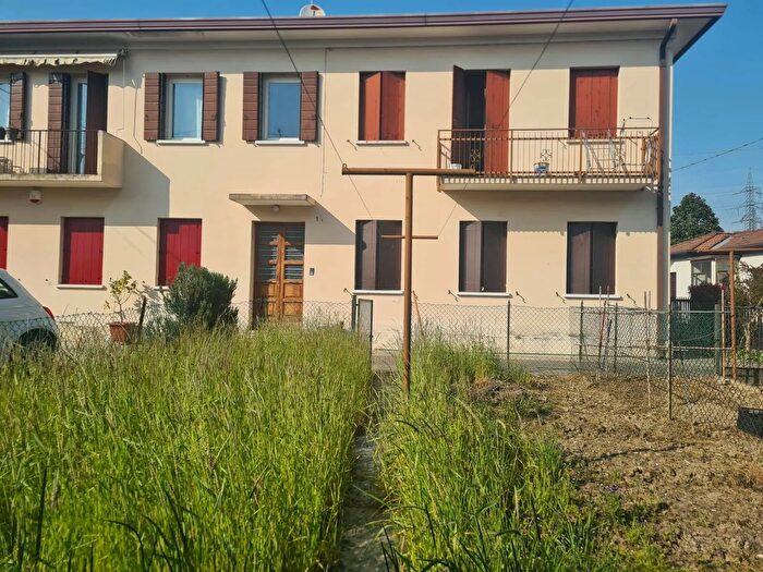 Appartamento quadrilocale in vendita in Via delle Rimebranze Vigonza, Vigonza