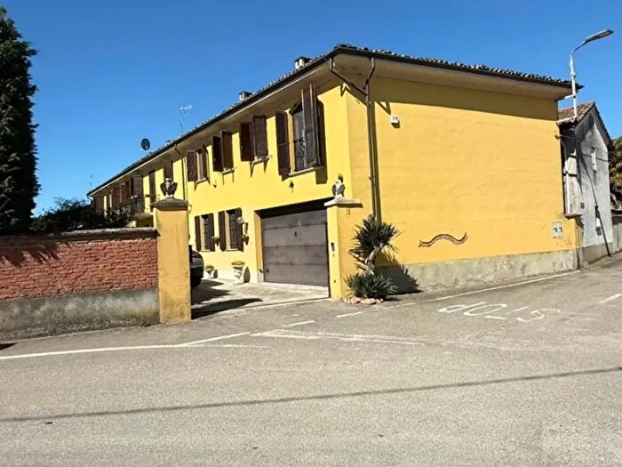 Casa con 8 locali in vendita in Via Maestra, Candia Lomellina