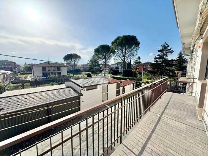Appartamento quadrilocale in vendita in Via Piazza Porziuncola, Assisi
