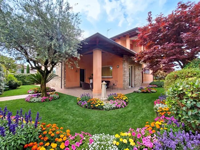 Casa quadrilocale in vendita in Luigi Reverberi, Rovato
