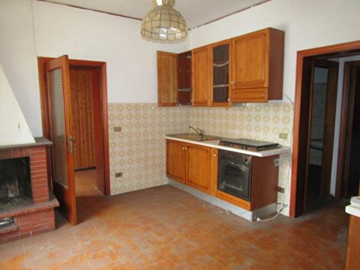 Appartamento con 6 locali in vendita in Via Giuseppe Garibaldi, Monte Roberto