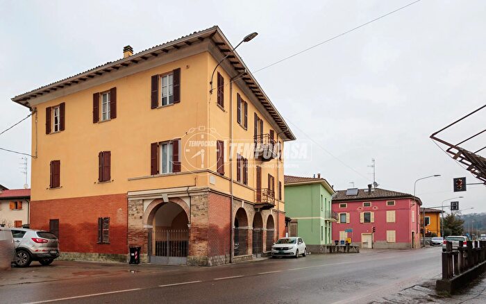 Appartamento con 5 locali in vendita in Via Nazionale Gaiano, Collecchio