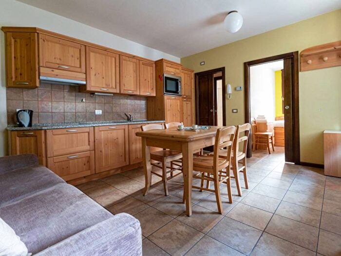 Appartamento trilocale in affitto in Via Bartolomeo Fiorini, Centro, Bormio