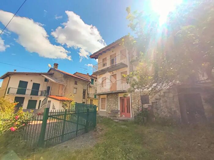 Casa con 5 locali in vendita in Frazione Salogni, Fabbrica Curone