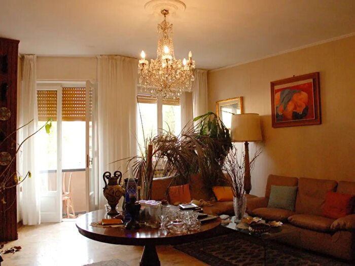 Appartamento con 5 locali in vendita in Via Sobborgo Spina, Sarzana