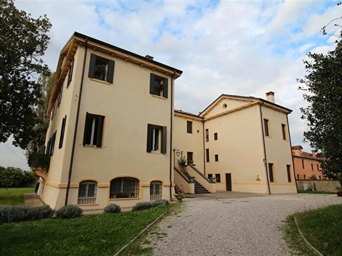 Appartamento quadrilocale in affitto in Cervarese Santa Croce