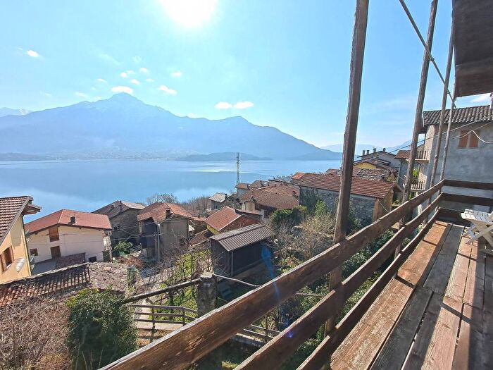 Casa con 6 locali in affitto in Via per Vercana, Centro, Domaso