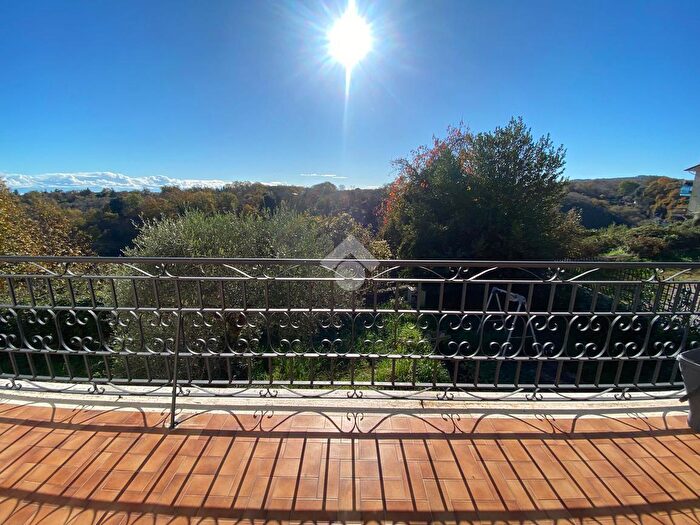 Appartamento quadrilocale in vendita in Via Pietro Nenni, Vallerano