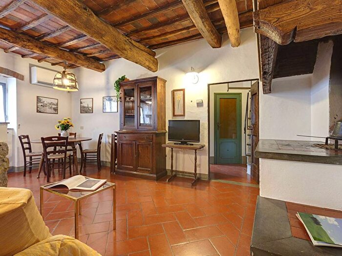 Casa trilocale in affitto in Strada Provinciale Chiantigiana per Val di Greve, Falciani, Impruneta