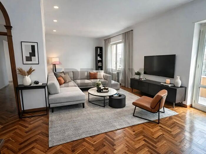 Appartamento trilocale in vendita in Via Oslavia, Viterbo