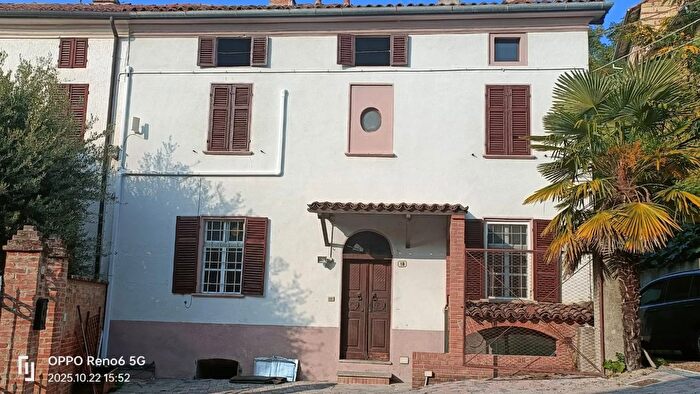 Casa con 6 locali in affitto in Camagna Monferrato