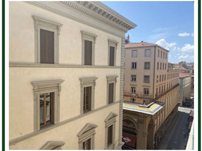 Appartamento quadrilocale in affitto in Piazza della Repubblica, Firenze