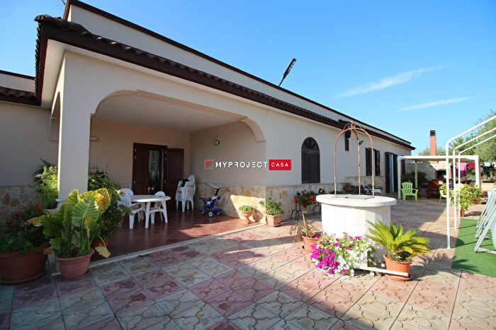 Casa con 7 locali in vendita in Sisto Cda Martellotti, Ostuni