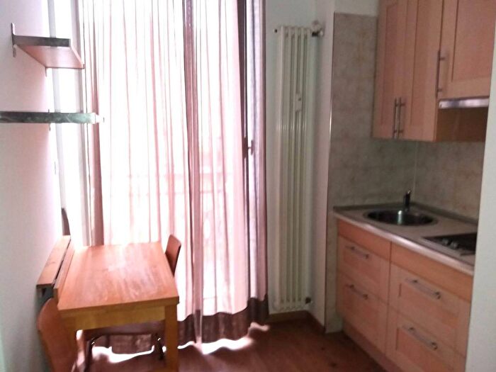 Appartamento monolocale in affitto in Via Fratelli Calandra, Via della Rocca, Torino