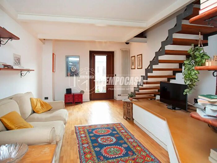 Appartamento trilocale in vendita in Via Domenico Cirillo, Milano