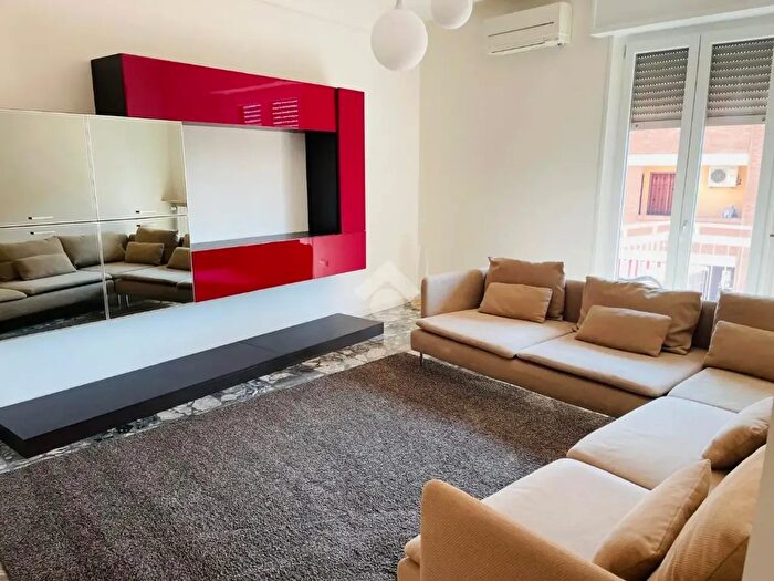 Appartamento trilocale in vendita in Via Fratelli Rosselli, Reggio Emilia