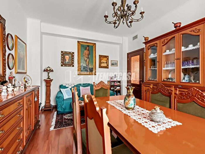 Appartamento trilocale in vendita in Via del Turchino, Milano
