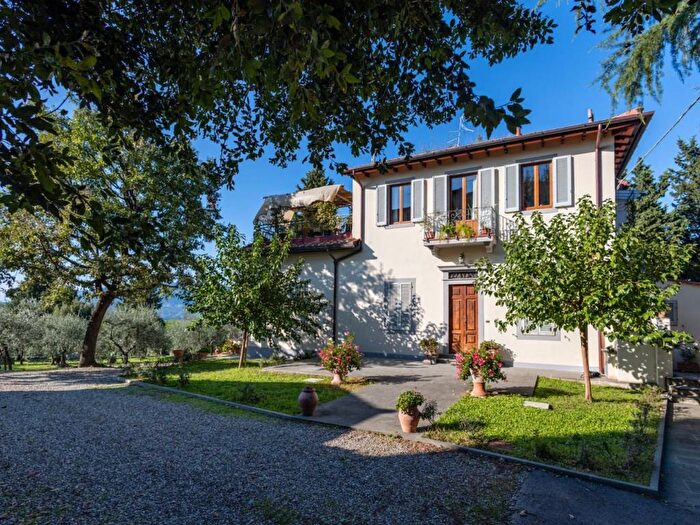 Appartamento con 6 locali in affitto in Via Francesco Poeti, Centro, Fiesole