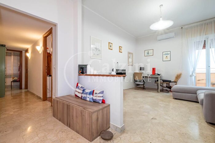 Appartamento trilocale in vendita in Via Giuseppe Palombini, Roma