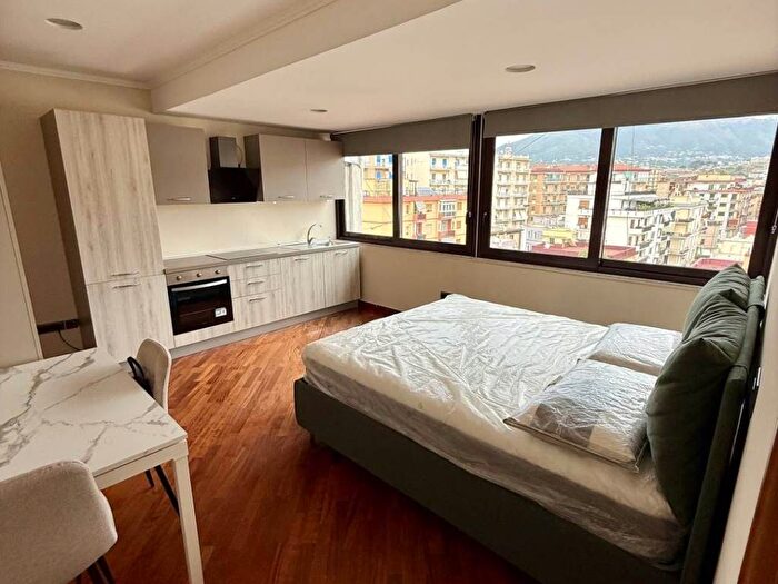 Appartamento monolocale in affitto in Via Zara, Centro, Salerno