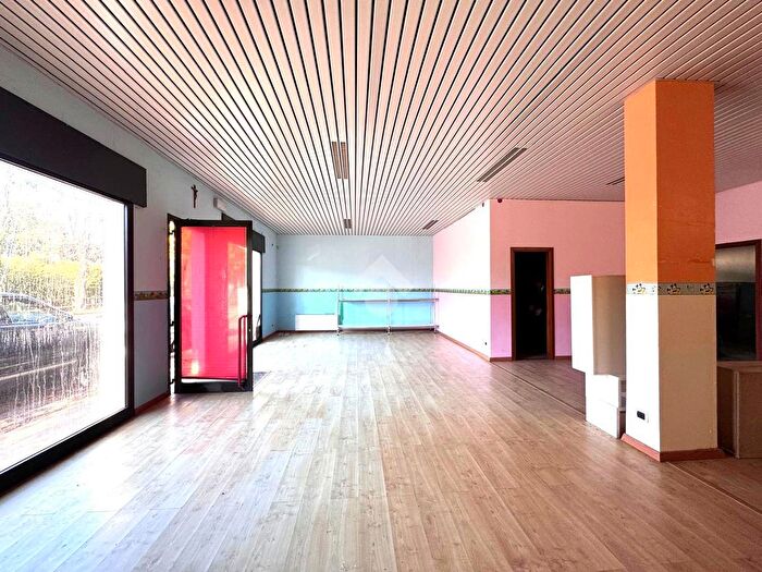 Appartamento quadrilocale in vendita in Via della Vittoria, Giavera Del Montello